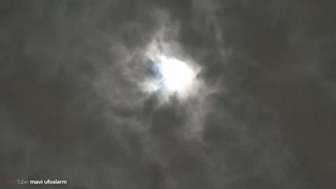A flying saucer was seen above the house in Mexico City! UFO next to the moon