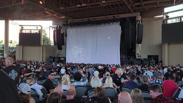 Breaking Benjamin "Blow Me Away"