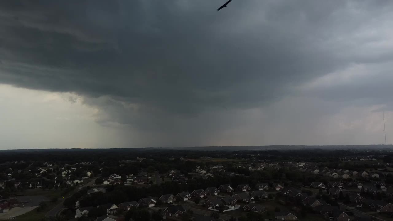BEAUTIFUL SCENES OF A STORM BEGINNING!