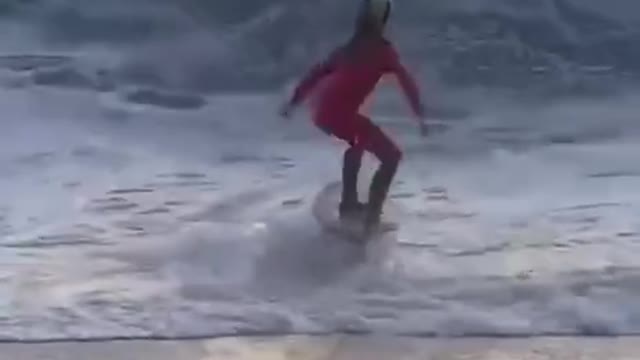 This is How to Do Surfing Stunts Smoothly