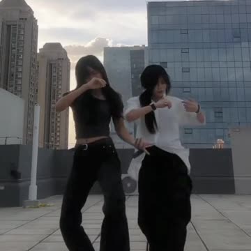 Does anyone know how to dance while the wind is blowing #pocketlocket #好chill’s dance