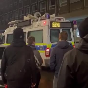 German covid dystopia: Nuremberg police join with the vaxpass protestors