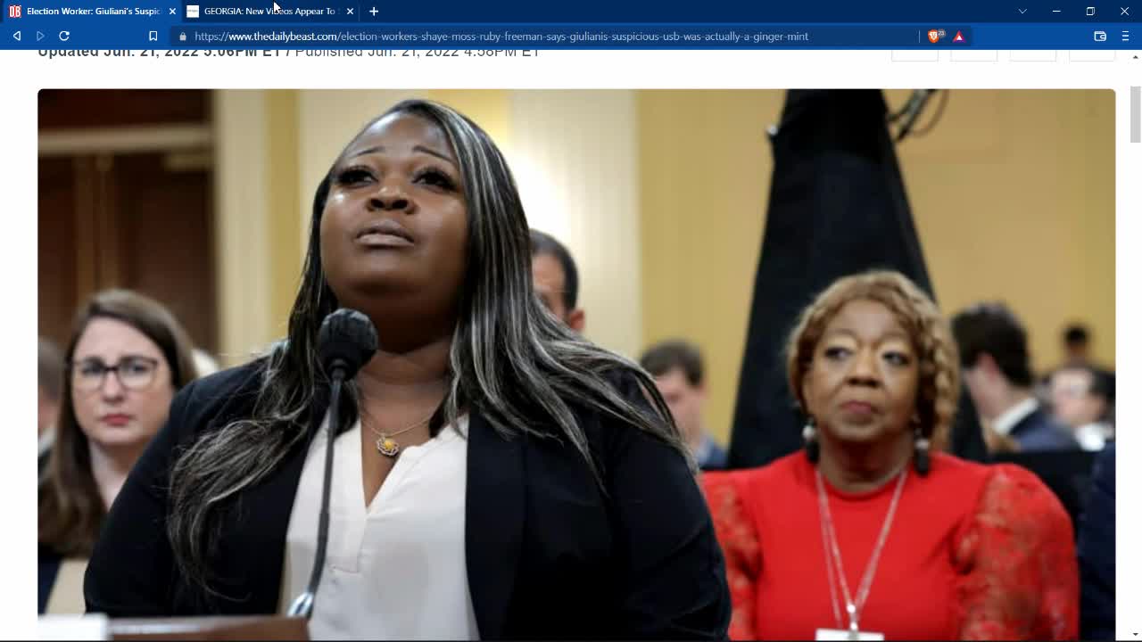 Shaye Moss and Ruby Freeman PASS GINGER MINT while counting FAKE BALLOTS