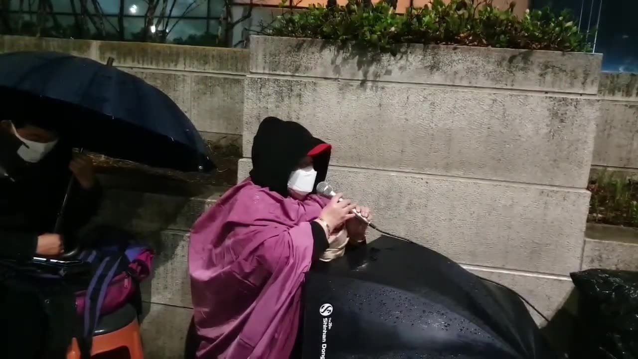 20200330_V3_S01(vkNkaaD192g)이렇게 나라 위해 고생하는데 청와대에서 뭐 따뜻한 음료수도 안주나_