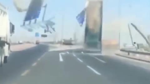 🚚🚚🚚 truck destroys motorway sign 🚚🚚🚚