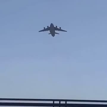 C17 from Afghanistan takes off people falling too their Deaths