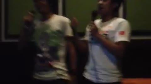 Two hilarious dudes went to the karaoke, see what happened !