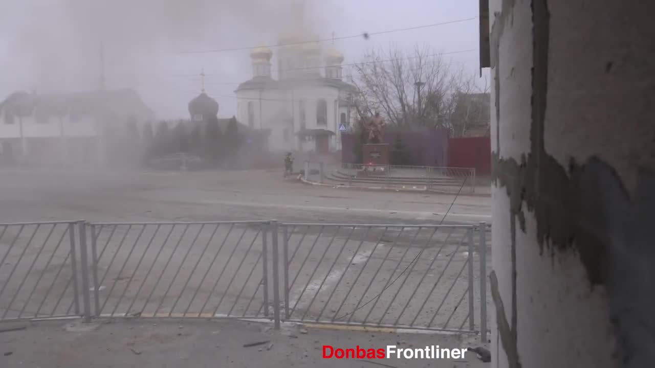 lynsey Addario - Indeed. And this is minutes later. Video by @FrontlinerUA (pardon my language.)