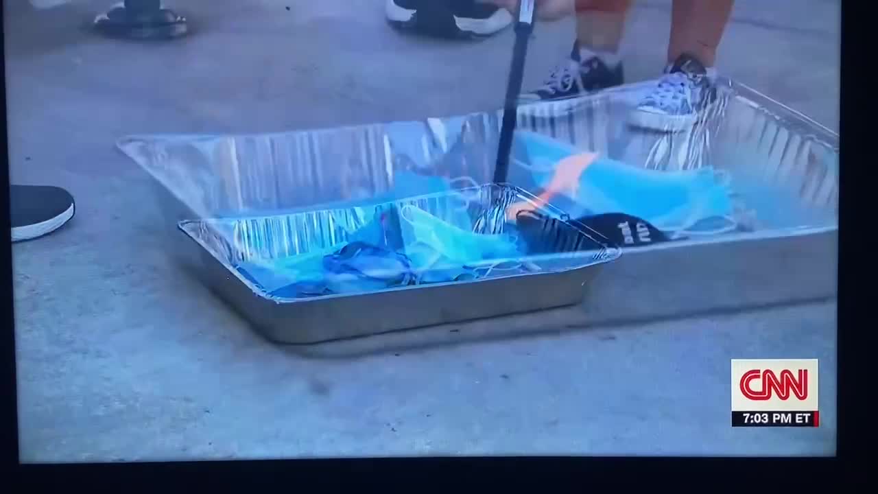 CNN: PUSHING VIOLENCE UPON ANTI VAXXERS 👀👀 NOTHING TO SEE HERE