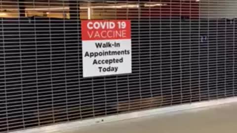 Malls now have “vaccine stores“