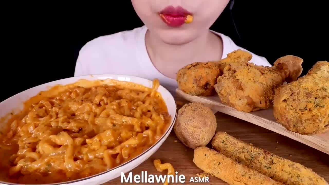 MUST WATCH ;Cheesy mukbang, fried noodles, crispy chicken and cheese sticks.🌬️