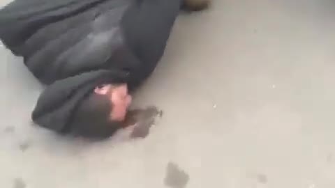 🔥💥🔥Video reveals how Ukrainian☠️forces arrest and beat their own compatriots🆘❗️❗️❗️