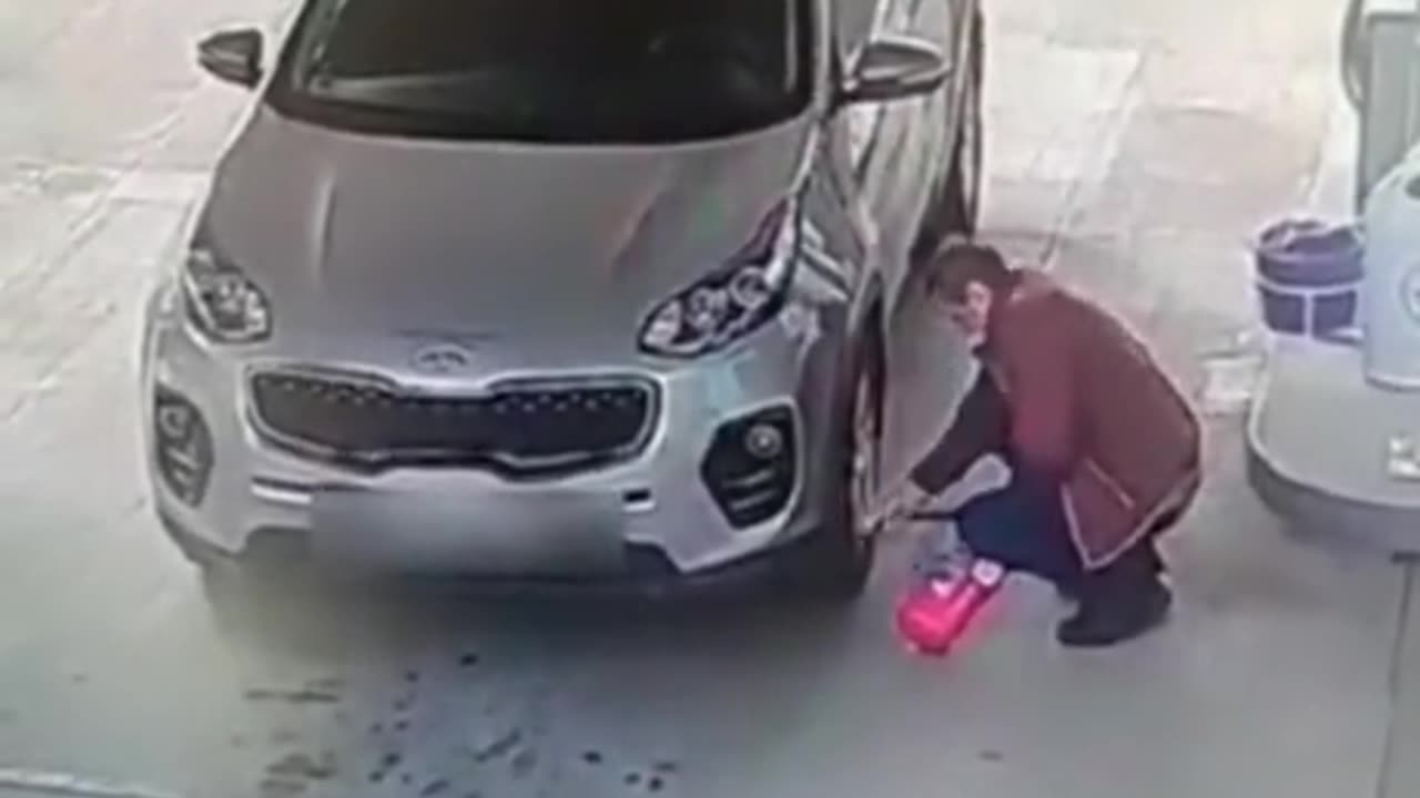 You won't believe what this man did in an attempt to air up his tire