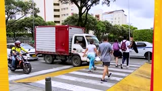 Buena papa de Qhubo - Pare y siga ayudando