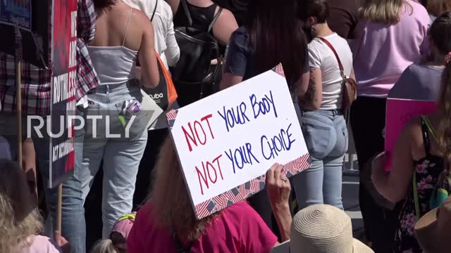 USA: Thousands take to women’s rights march in DC - 02.10.2021