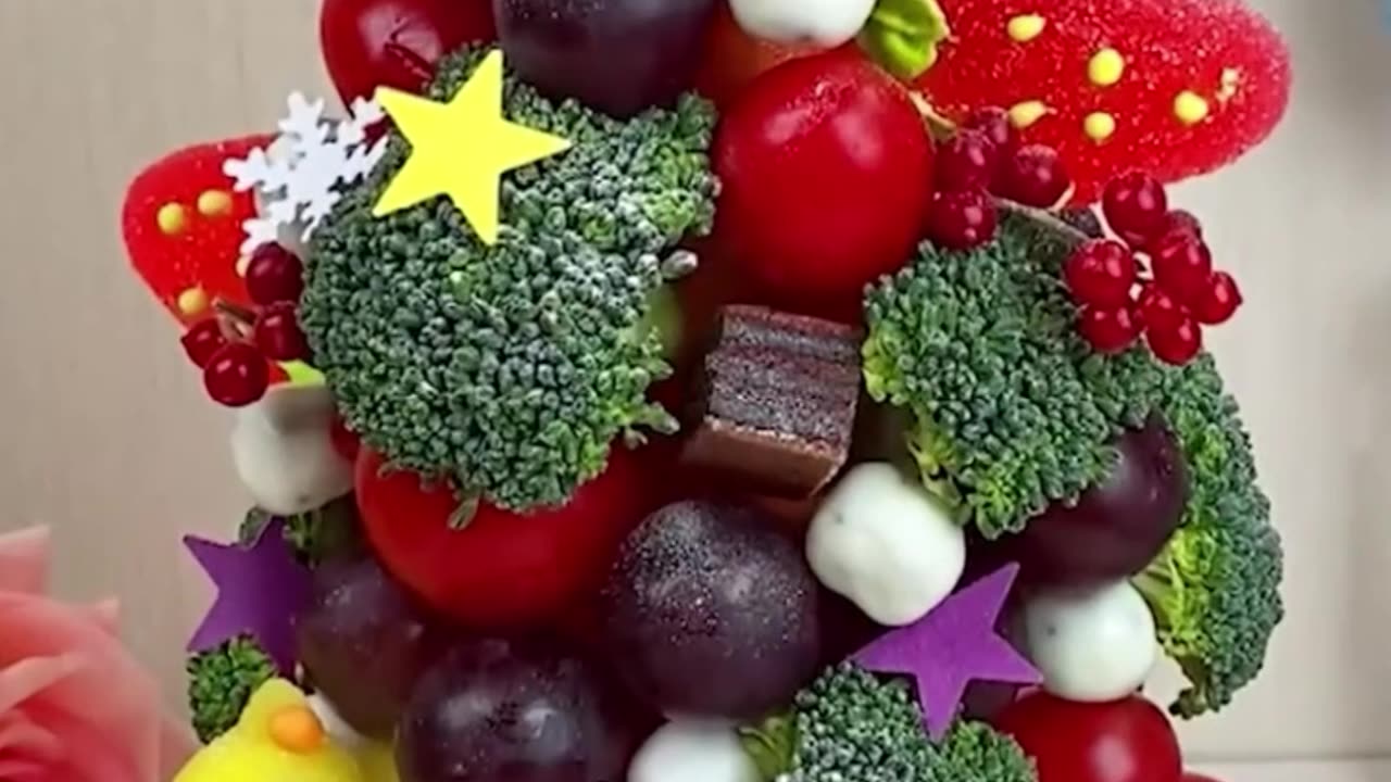 Christmas tree of fruits and veg