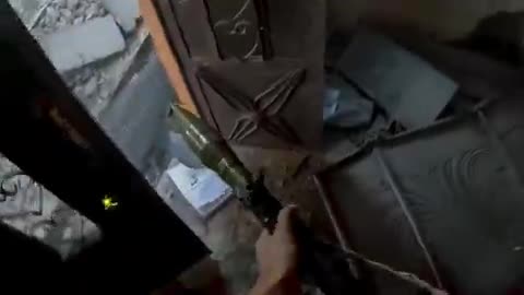 BREAKING- LATEST VIDEO OF HAMAS ENGAGING IDF IN CLOSE PROXIMITY.