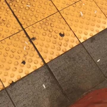 Clippin my nails waiting for the e train