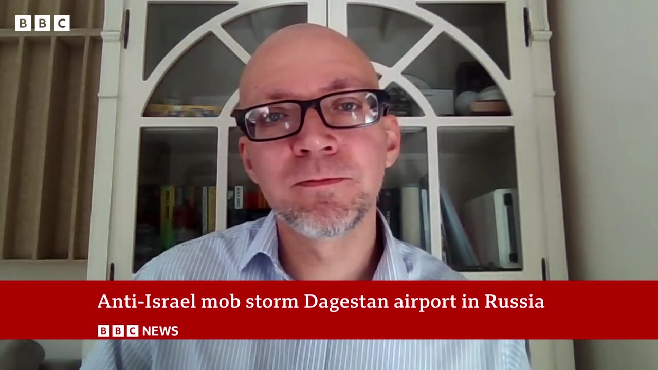 Dagestan: Mob storms Russian airport in search of Jews - BBC News