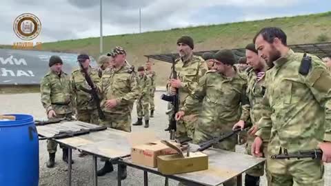 Dobrovolníci z celého Ruska přicházejí bojovat s nacismem na Ukrajině