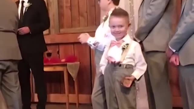 Kids add some comedy in the wedding