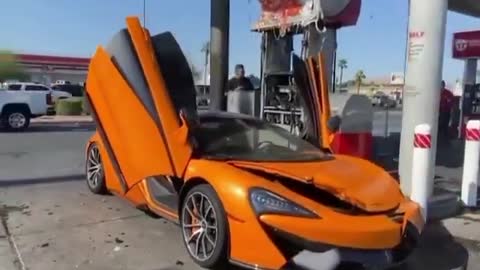 McLaren down. 🔥