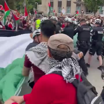 Maledetti sgherri del regime di Putin stanno massacrando poveri cittadini russi!