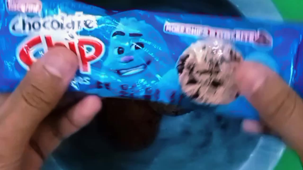 Satisfying Crushing Chocolate Chip ✅💥🍪💯