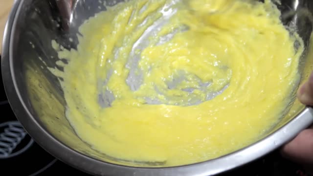 1-Minute Hollandaise