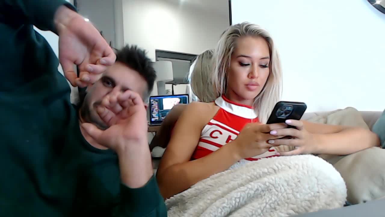 Just Chatting / Live Archive 21-Aug-2022