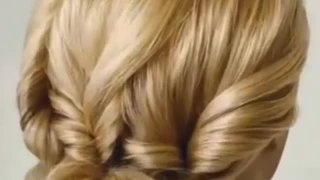 The impressive hair style easy for making in rush for weadding