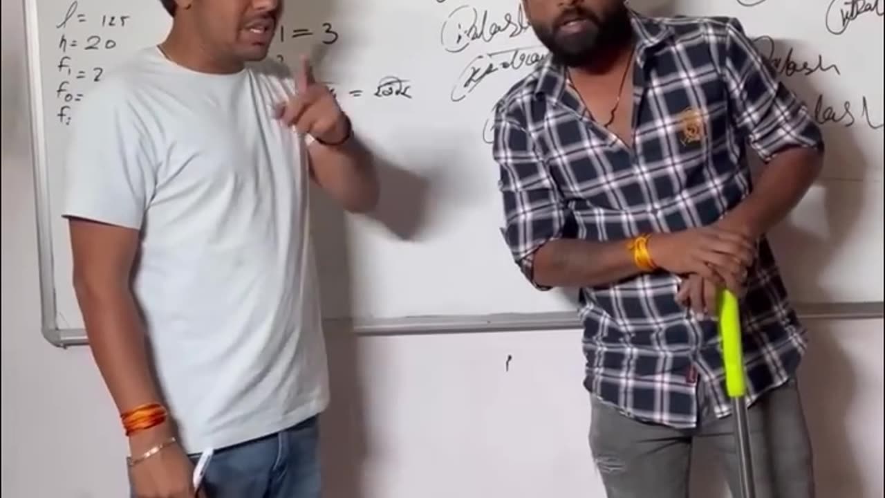 @Shivkaran saxena 😃😃😃funny video 🙏please 👍like subscribe...