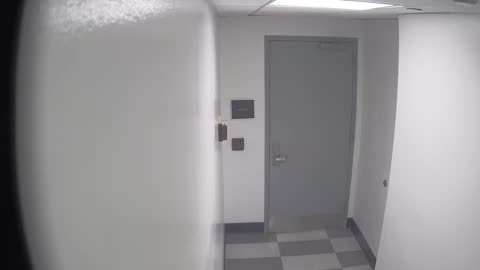 6141RHOBG1G101DStairwayLobbyEntry_2021-01-06_15h40min03s557ms.mp4