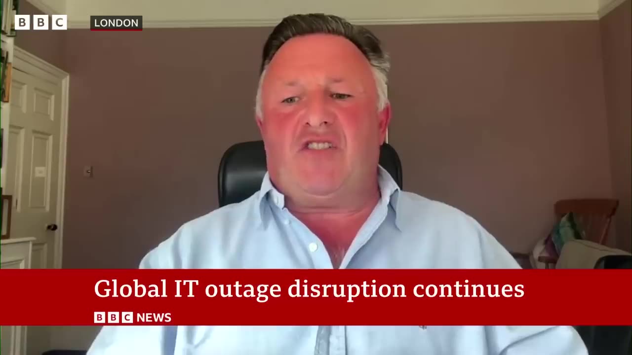 Fallout from global CrowdStrike IT outage continues | BBC News