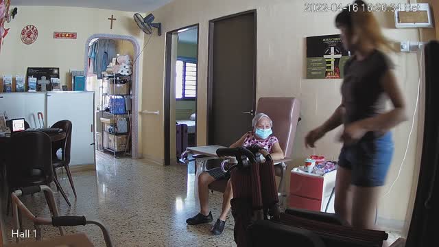 hallfront day n night 20220416