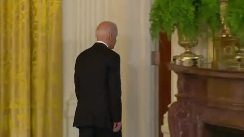 Biden RUNS AWAY From Press Questions AGAIN