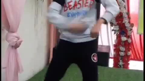 Cute boy with lively performances, very skillful dance.