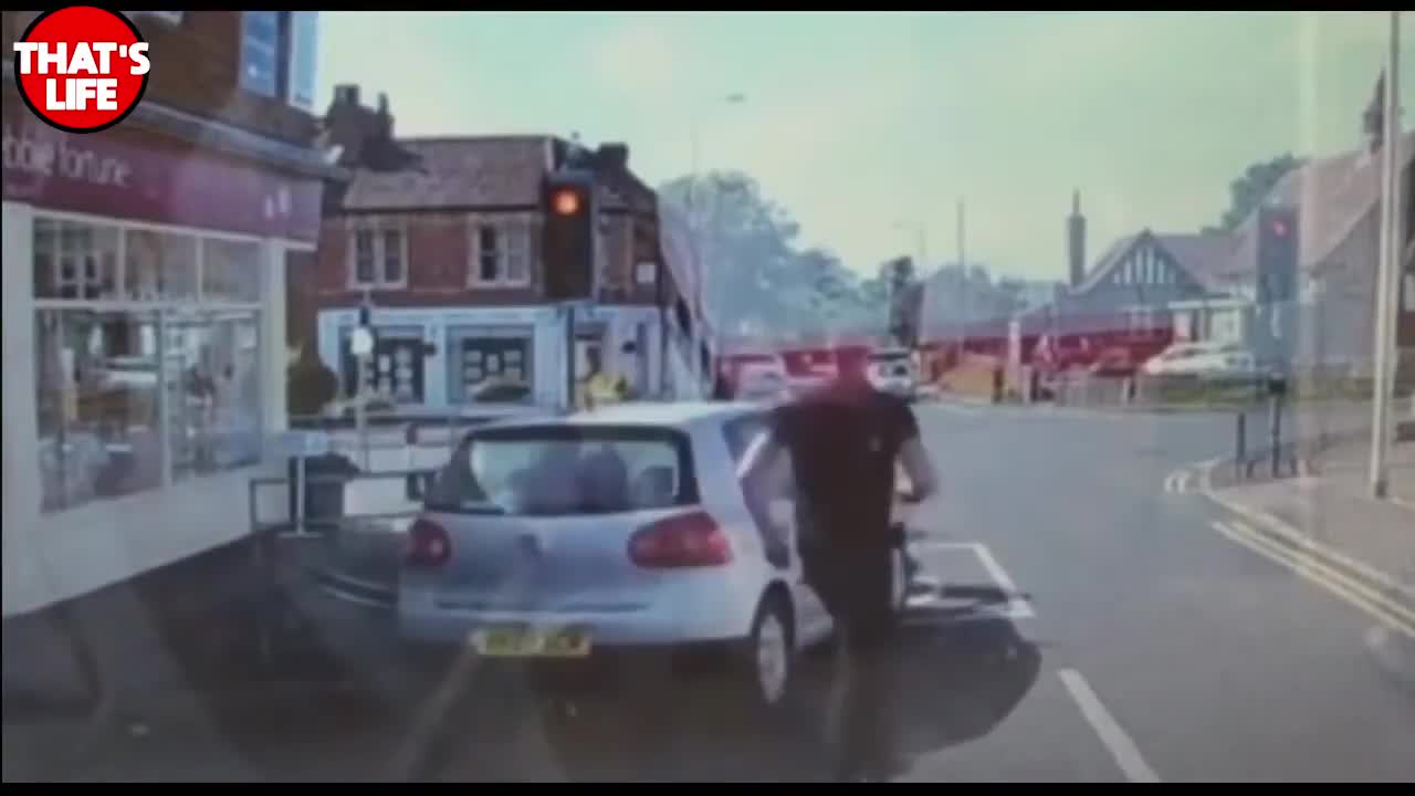 Women strike in the Traffic