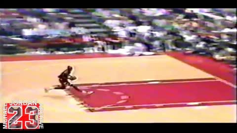 Michael Jordan - Tip-Off Kiss The Rim Dunk (1987)