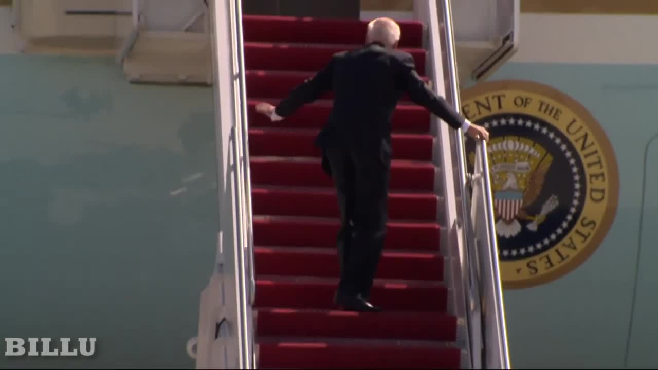 Joe Biden fall three times while boarding his plane