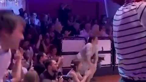 Er 94..... sie 91 😎