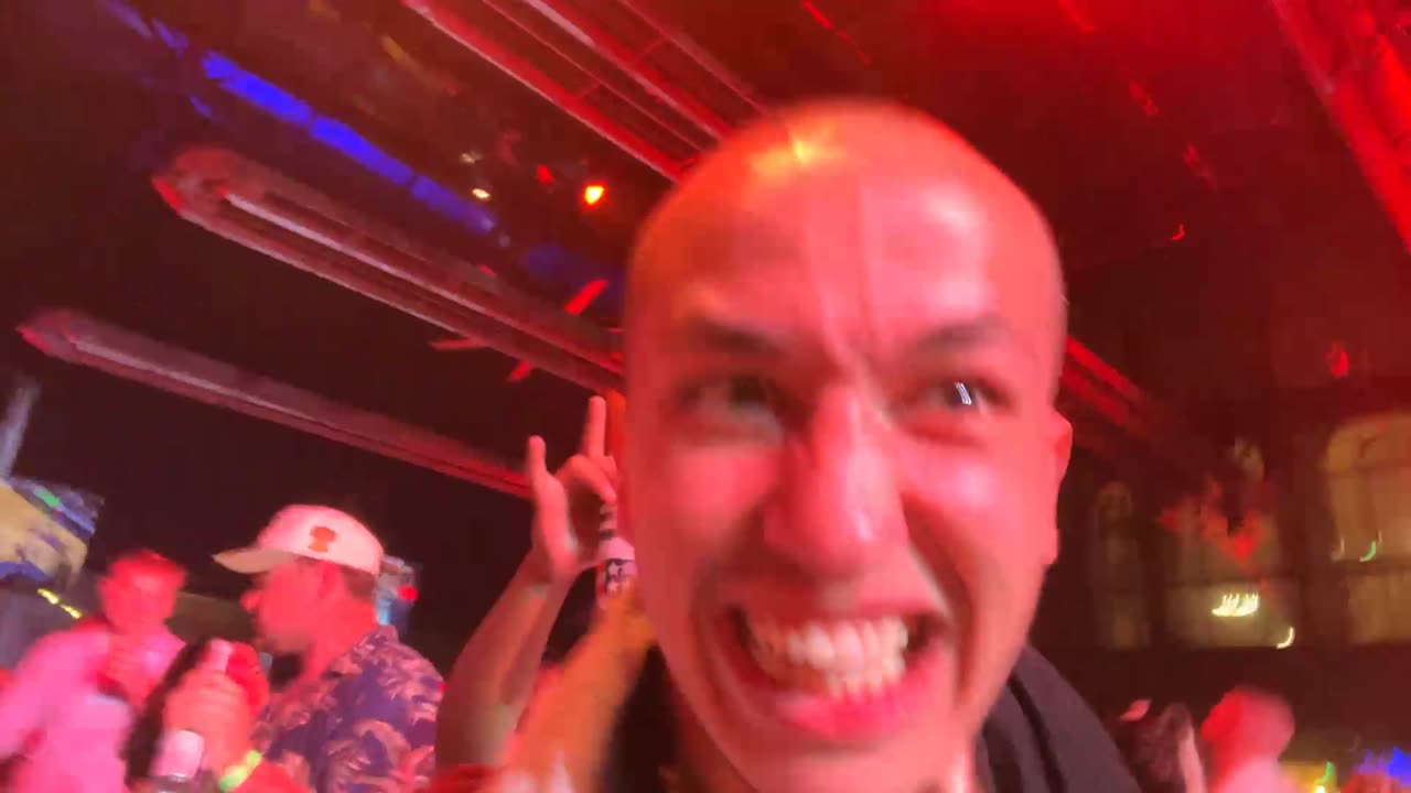 Having a blast while other IRL streamers sleep