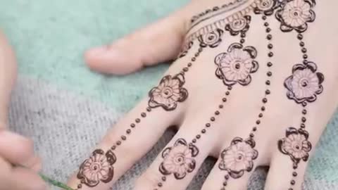 Beautiful back hand mehndi design