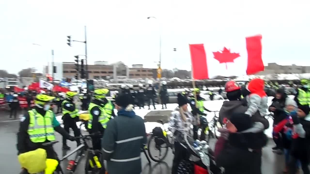 MONTREAL FREEDOM CONVOY SUPPORT DEM.