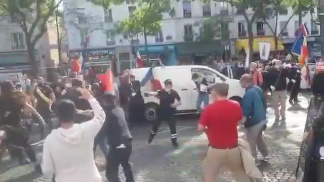 France: Catholics Beaten by Antifa Commemorating Martyrs in Paris