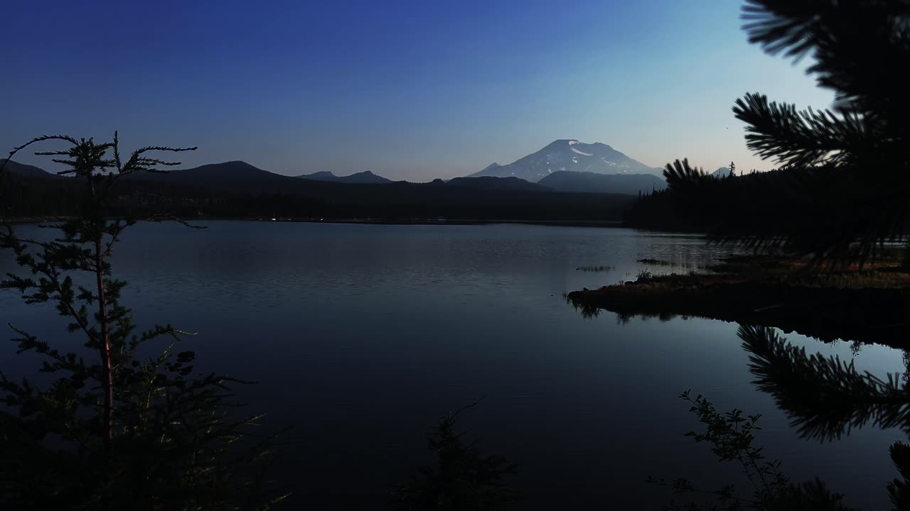 Elk Lake & South Sister Silhouette @ Sunrise! | Deschutes National Forest | Central Oregon | 4K