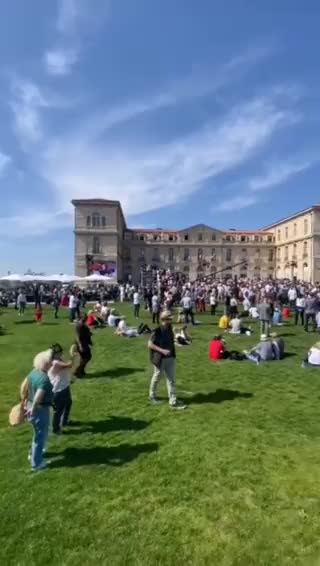 Le bide de Macron en meeting à Marseille