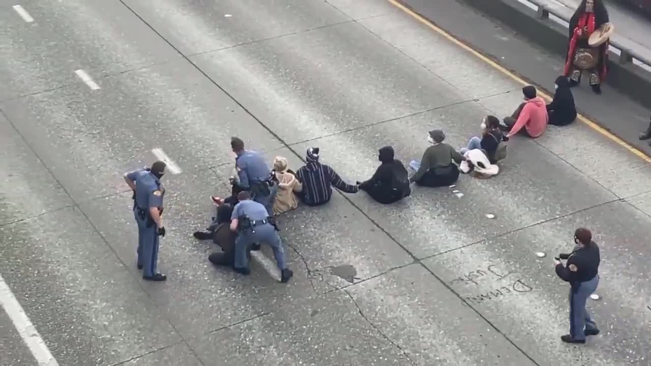 Seattle Police Arrest 12 BLM Protesters Blocking Highway
