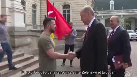 Et voici la vidéo de la rencontre entre Zelenskyi et Erdogan à Lviv