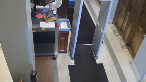 1017RSOB01DelAveADADoor_2021-01-06_23h59min05s233ms.mp4